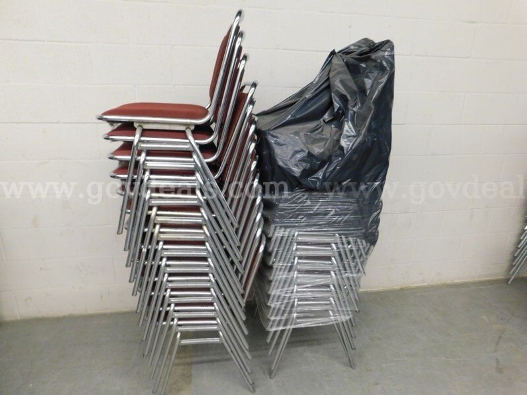 25 Banquet Stacking Chairs - B8