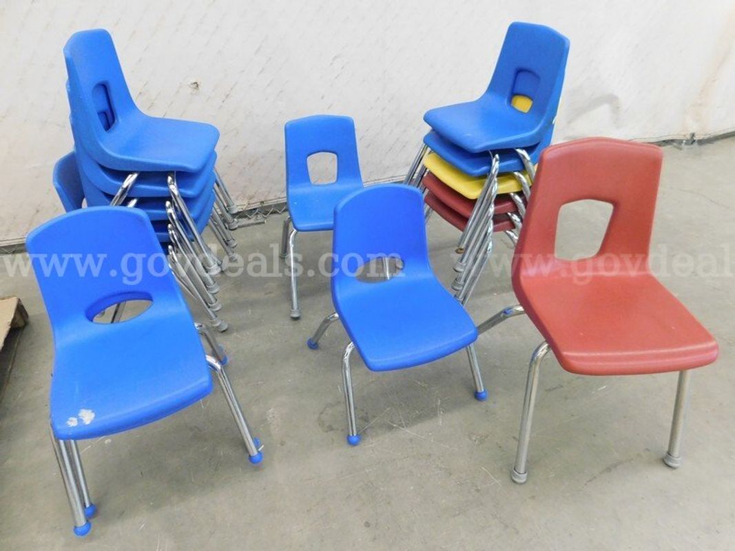 15 Children Chairs - B8