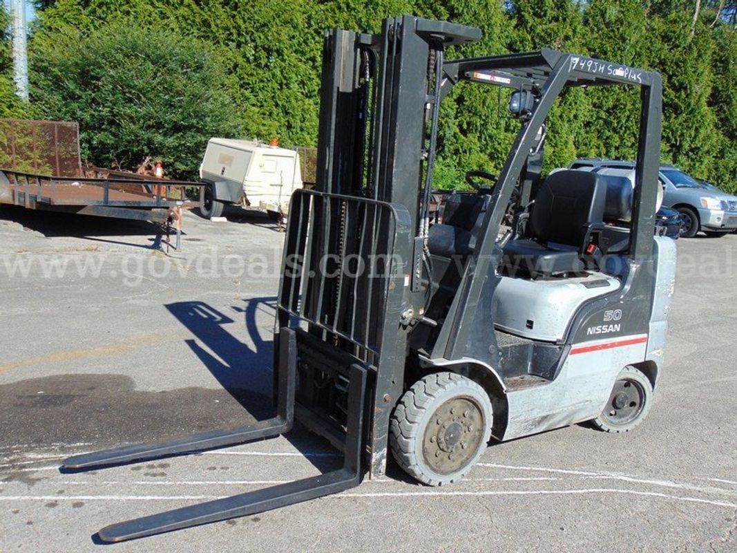 2008 Nissan MCP1F2A25LV Forklift - Surplus Lot