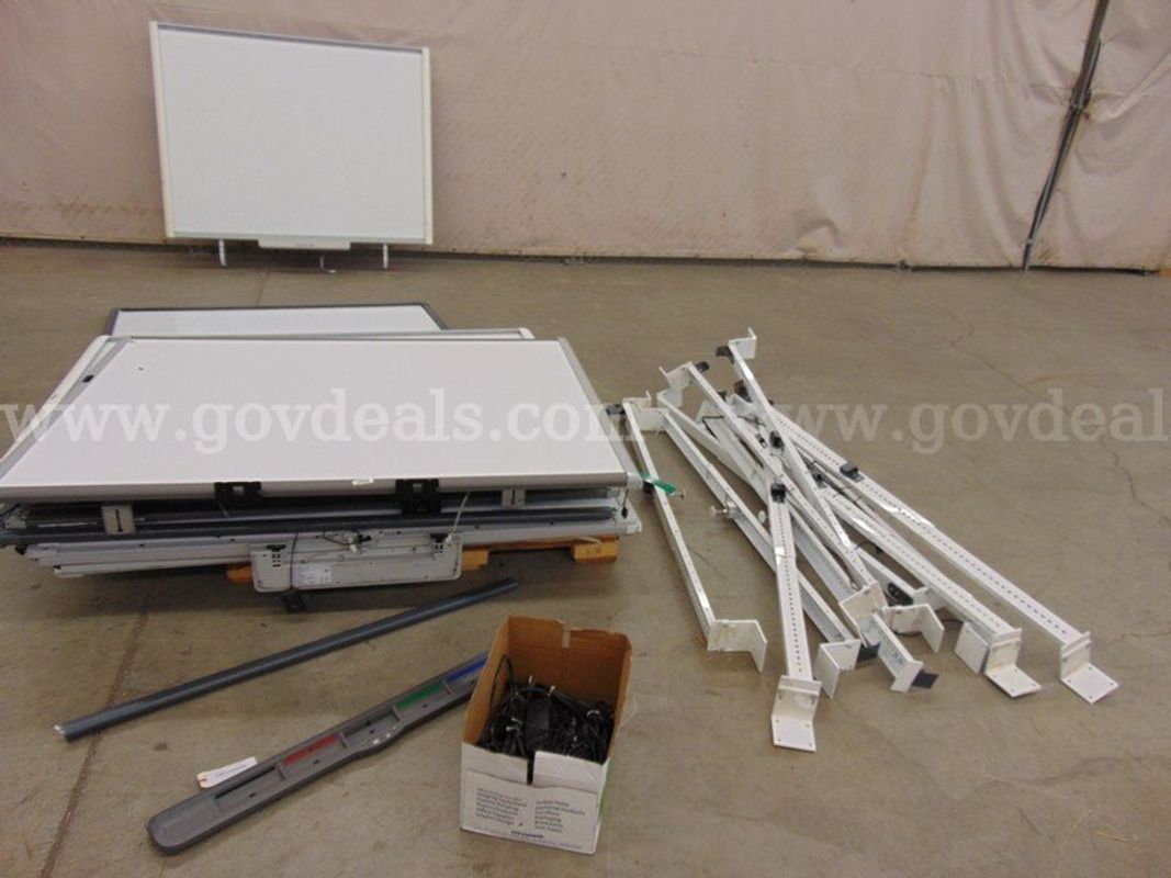 Lot of Smart Boards - B6