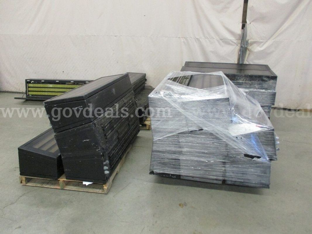 Lot of Electronic Signage - C5