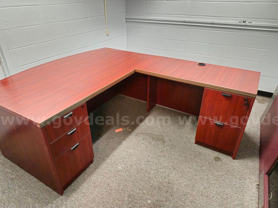 Large L shape office desk 6' x 6'