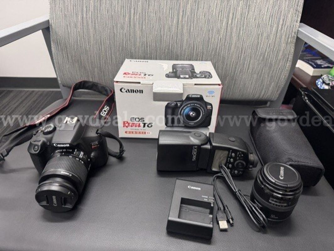 Canon EOS Rebel T6 Camera