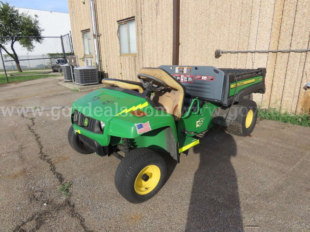 John Deere Gator