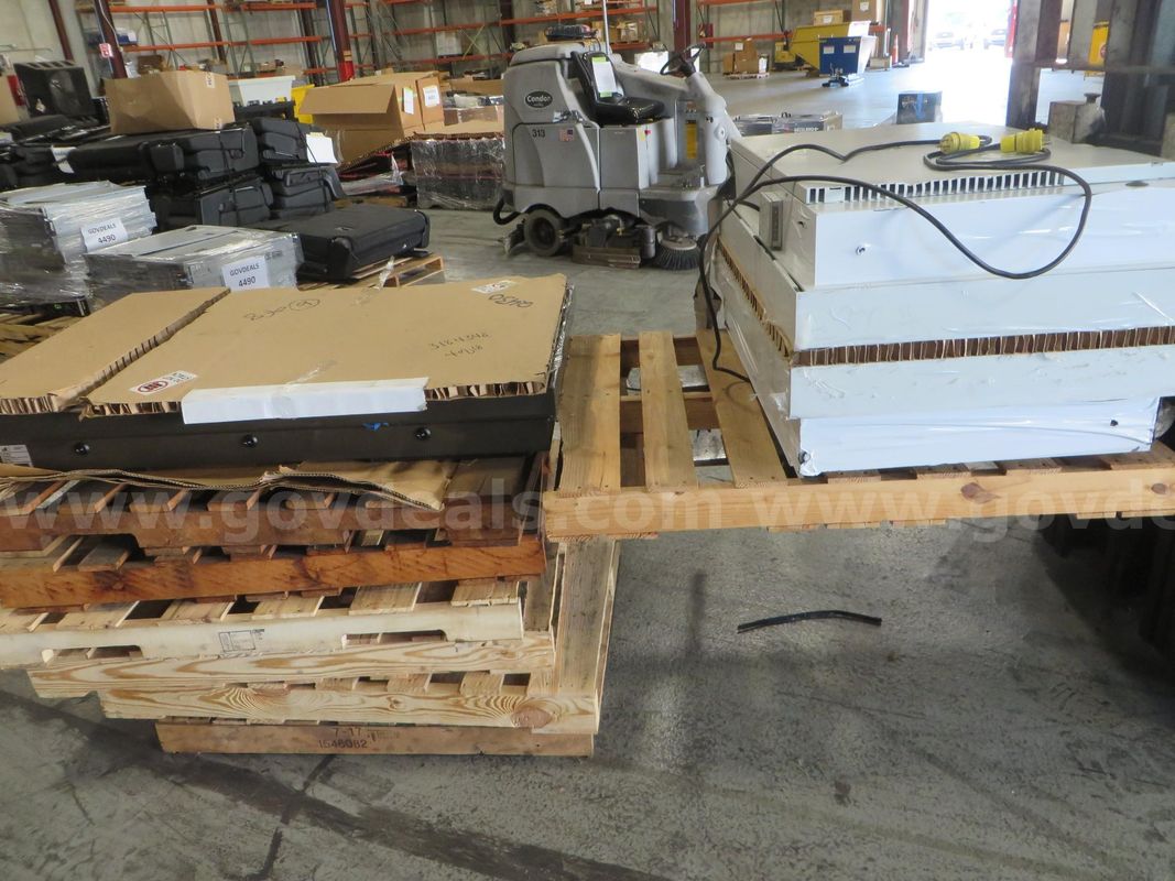 2 pallets - (3) LED displays