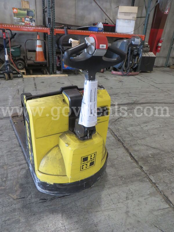 Hyster pallet jack. Fully functional (see video)