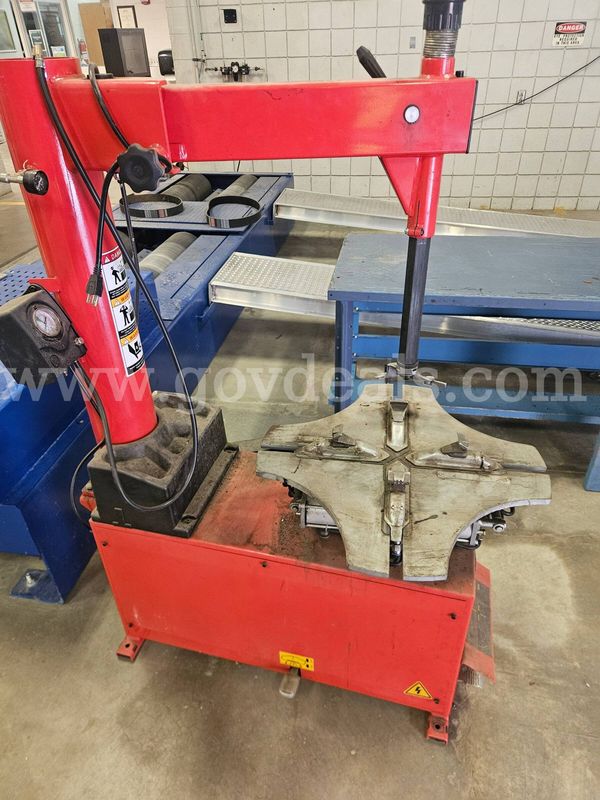 Weaver Semi-Automatic Tire Changer