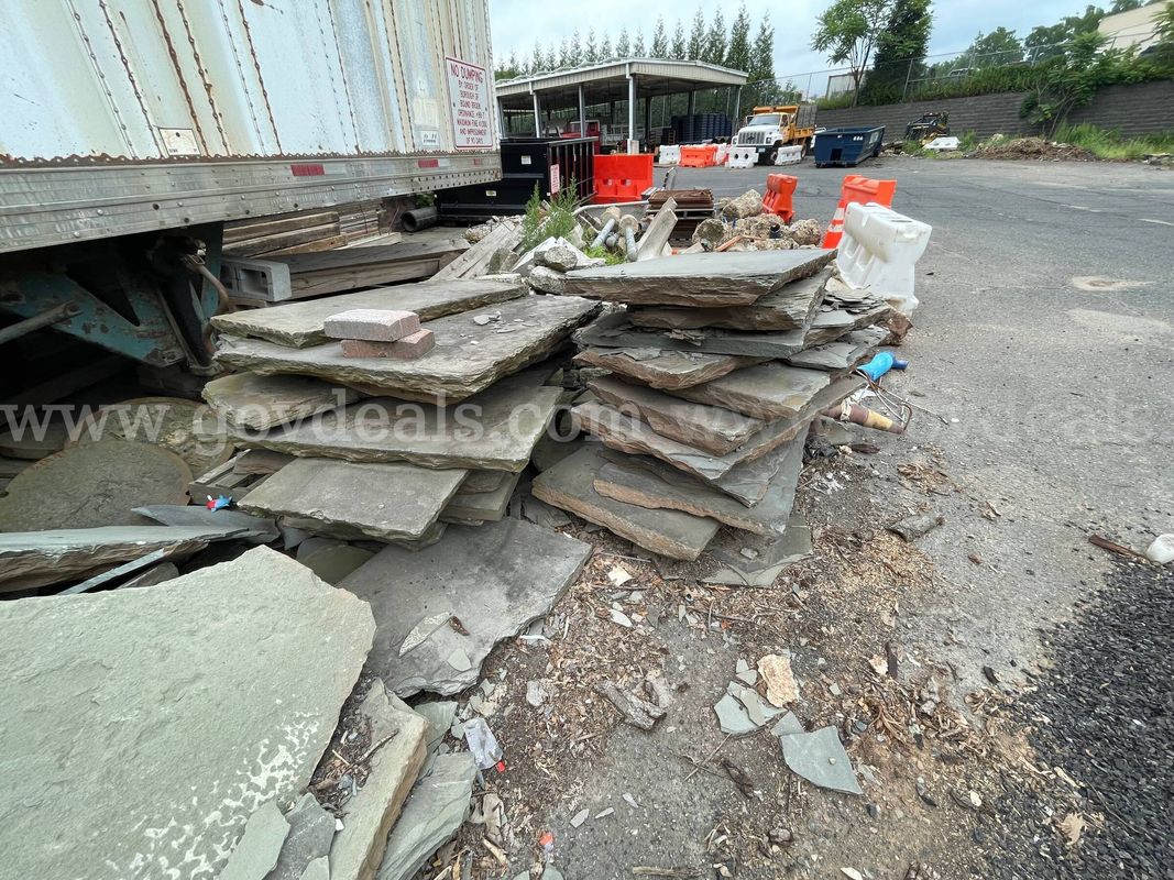 Lot of Natural Stone Slabs / Flagstone Pavers - Various Sizes & Quantities