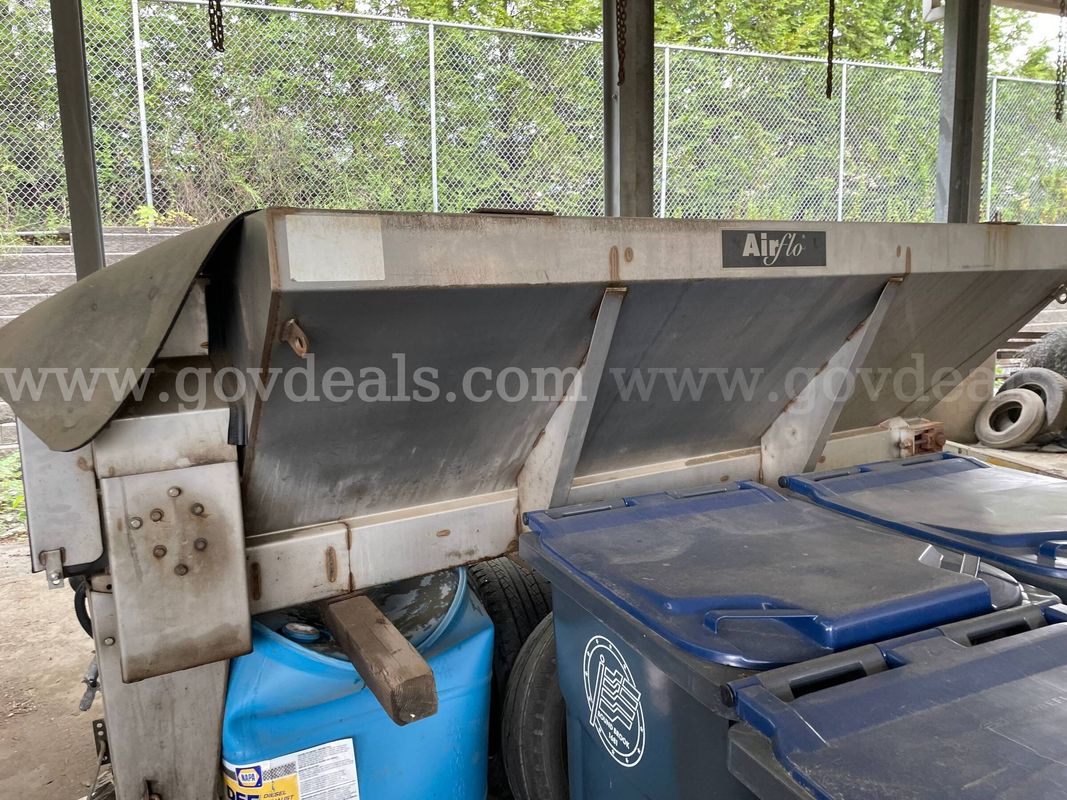 Air-Flo Stainless Steel Salt Spreader / Salt Box with Spare Chute