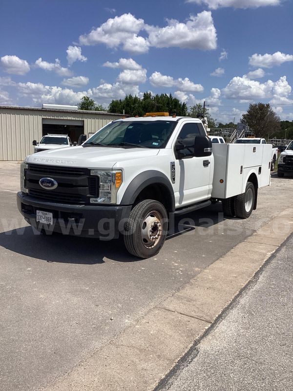 2017 Ford F-450 SD Regular Cab Service Body 2WD