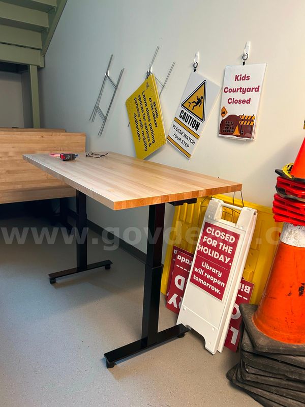 6 - Flip Top Maker Tables