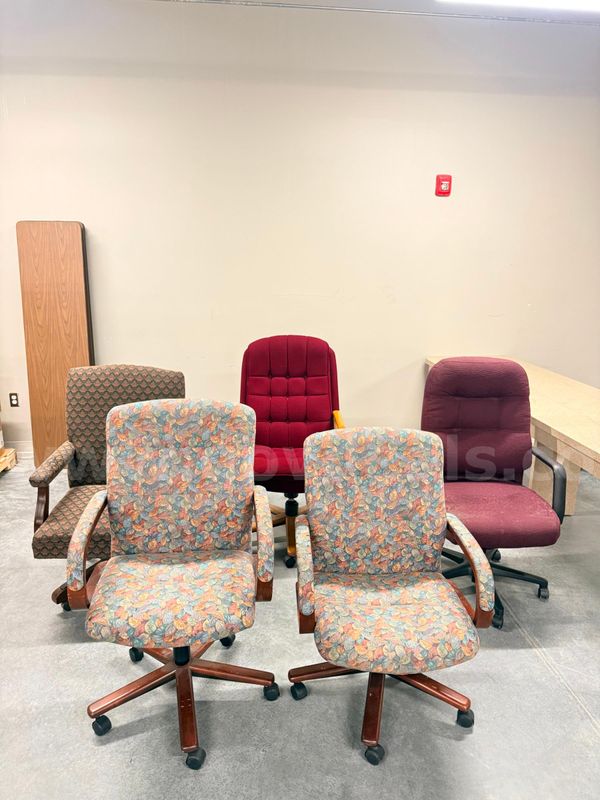 Set of 5 Rolling Office Chairs