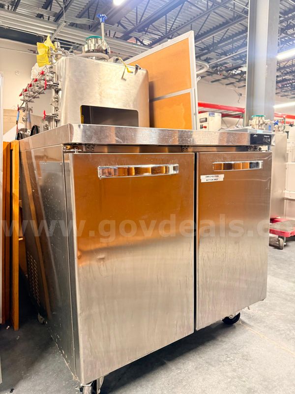Commercial 2-Door Cooler/Refrigerator