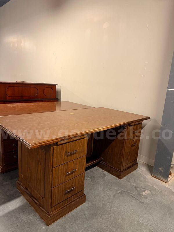 Desk-30"H,72"W,36"D