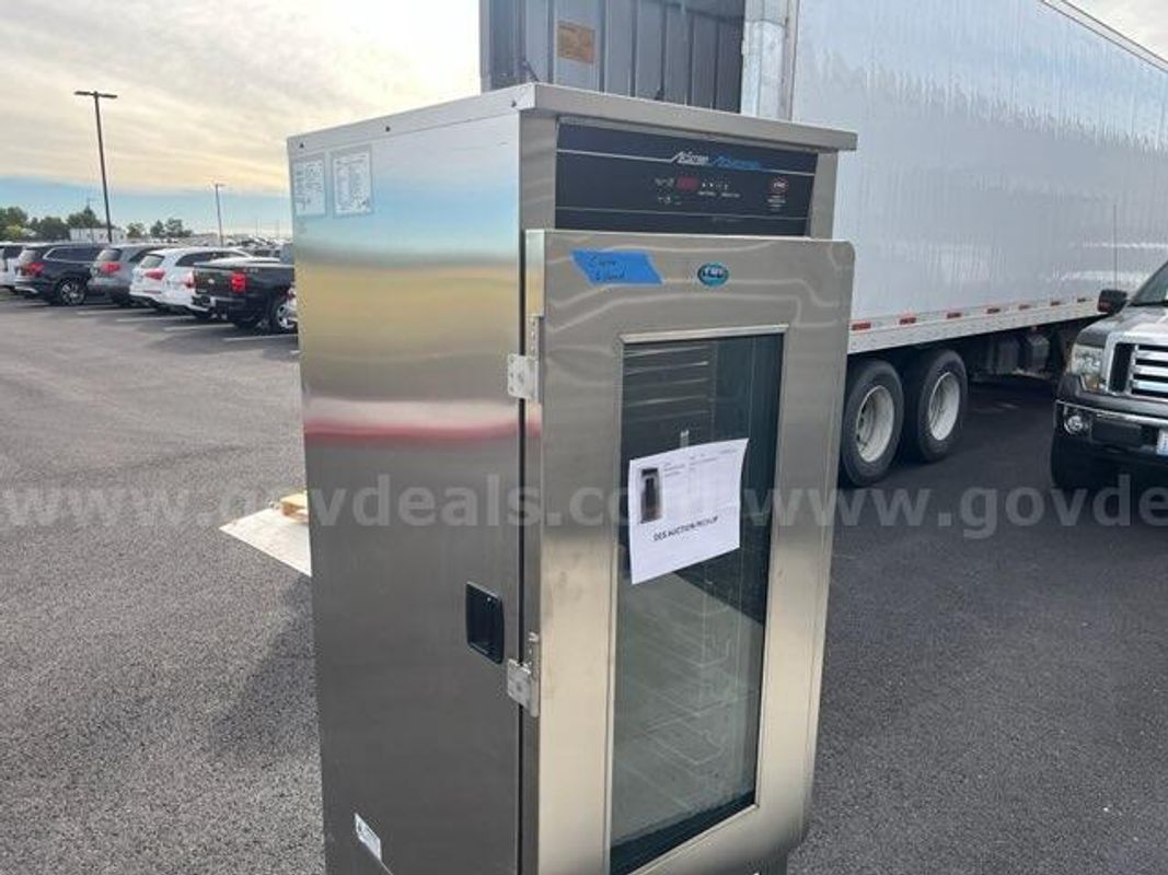 Large Refridgerator: Mobile Airscreen **NEW** (ID#12415) (26-1714-1) 39076