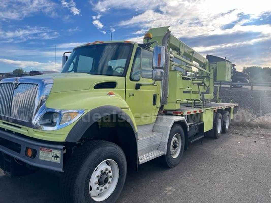 2005 International 7600 Aspen Bridge Inspection Truck (ID #12447) (Off-Site) (26-1513) 405