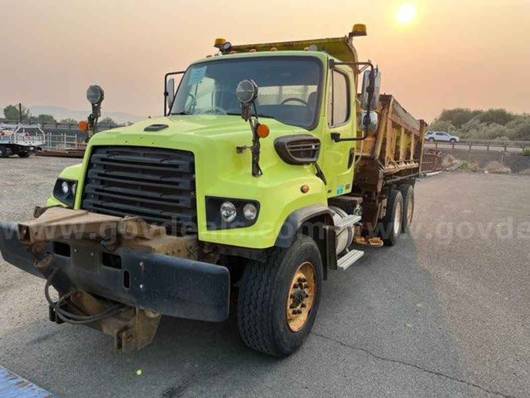 2015 Freightliner Dump Truck (ID#12465) (26-2169) 405