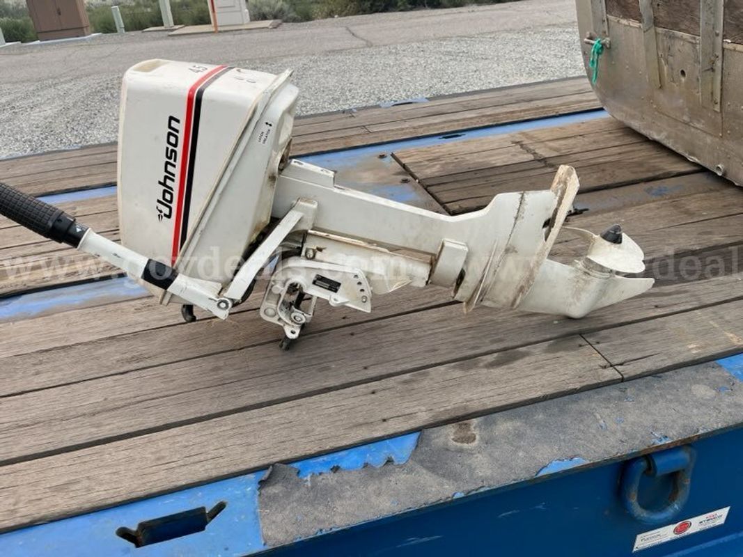 Johnson 4.5 HP Outboard Motor (ID#12488) (26-2435-1) 477