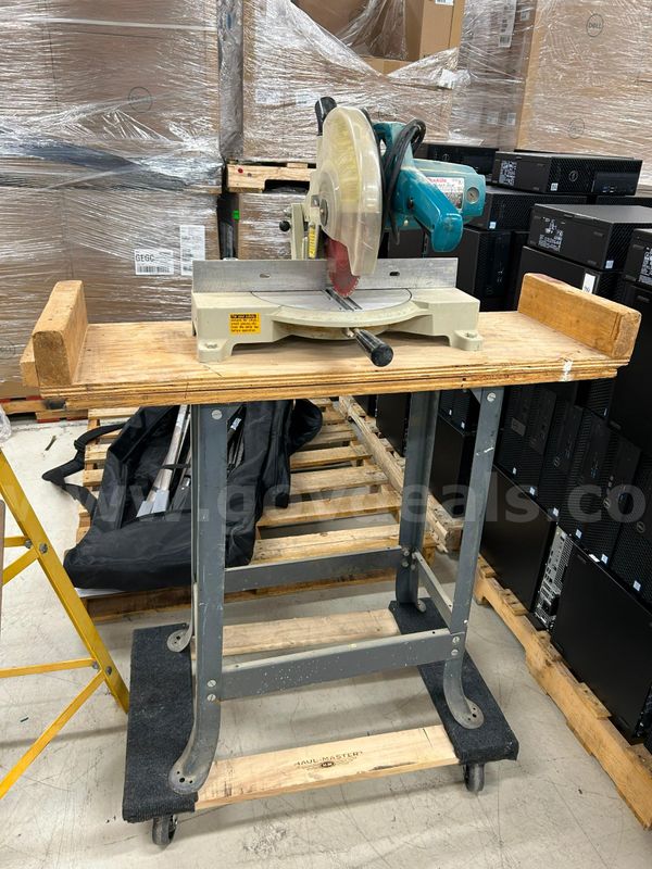 10" Makita Mitar Saw (ID #12503) (Off-Site) (26-2639-4) 676