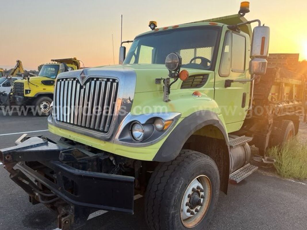 2010 International 7600 Dump Truck (ID#12520) (26-2393) 405