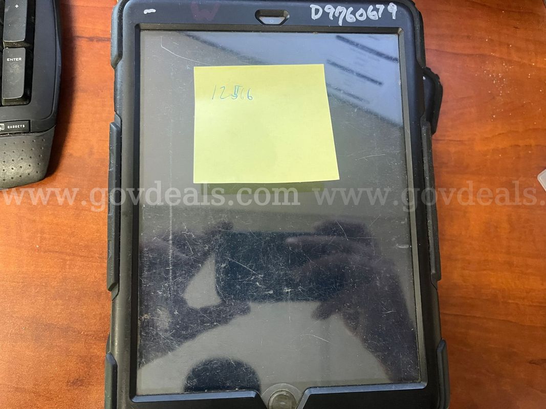 Apple iPad 5th Gen: 128GB (ID#12566)