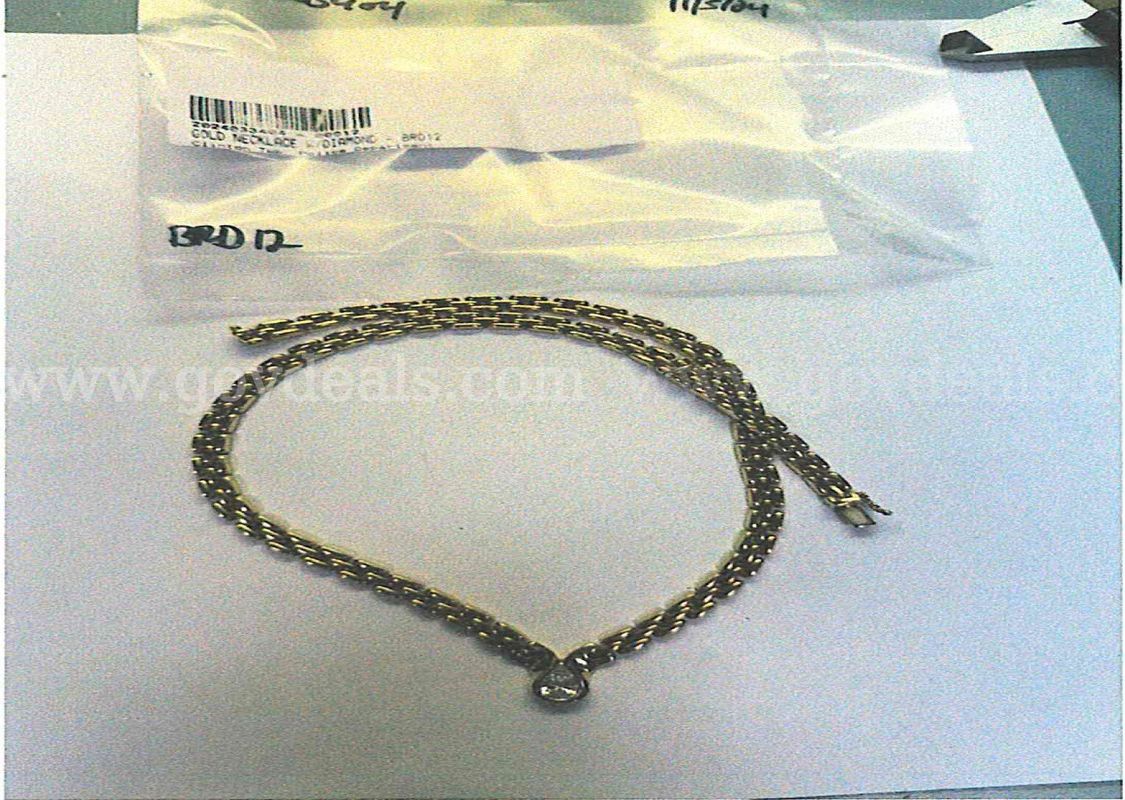 Gold Necklace w/Diamond