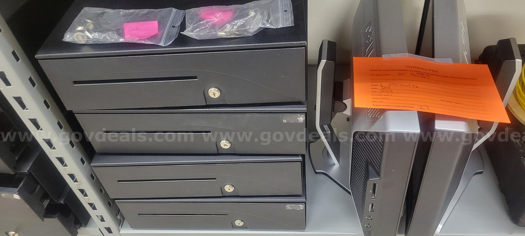4 Cash Drawers & 2 Monitors