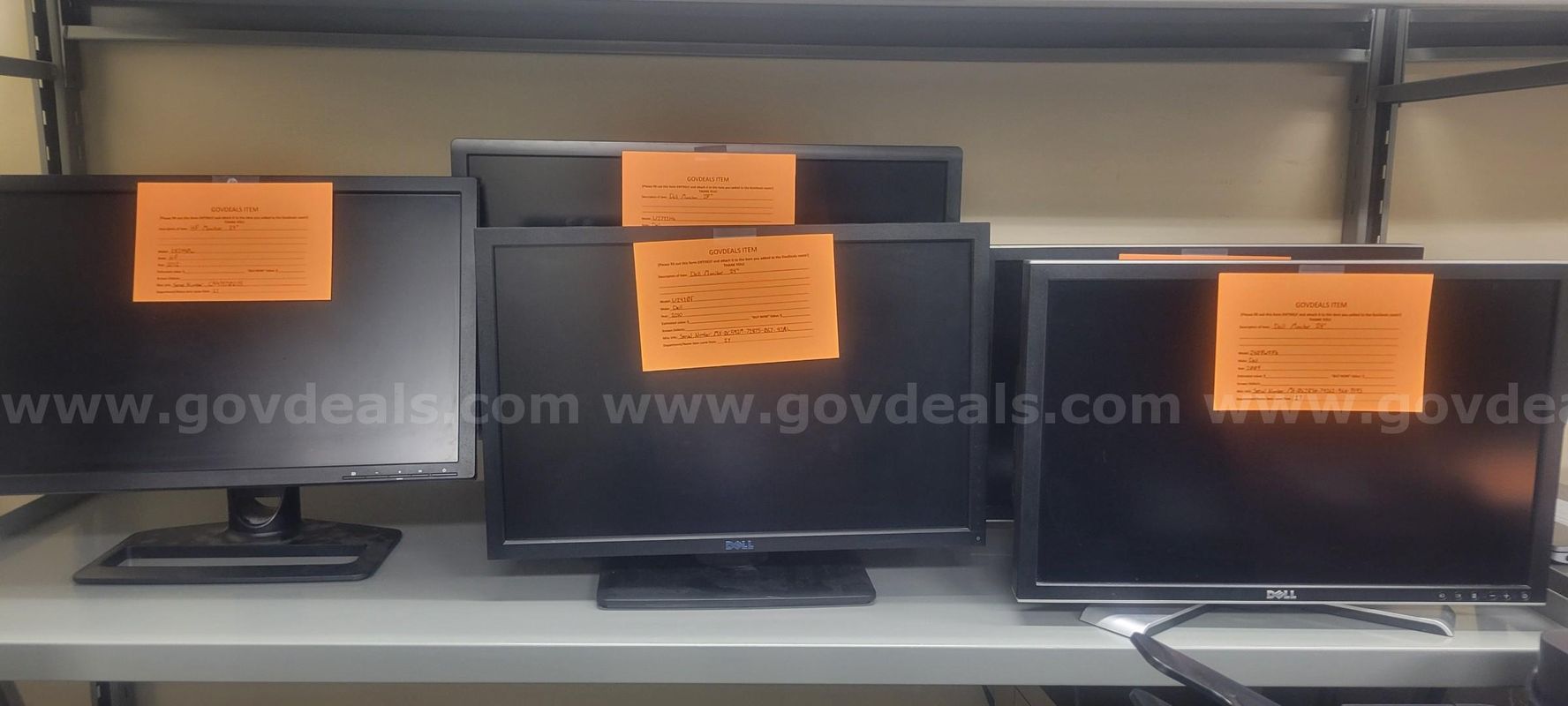 5 HP & Dell Monitors