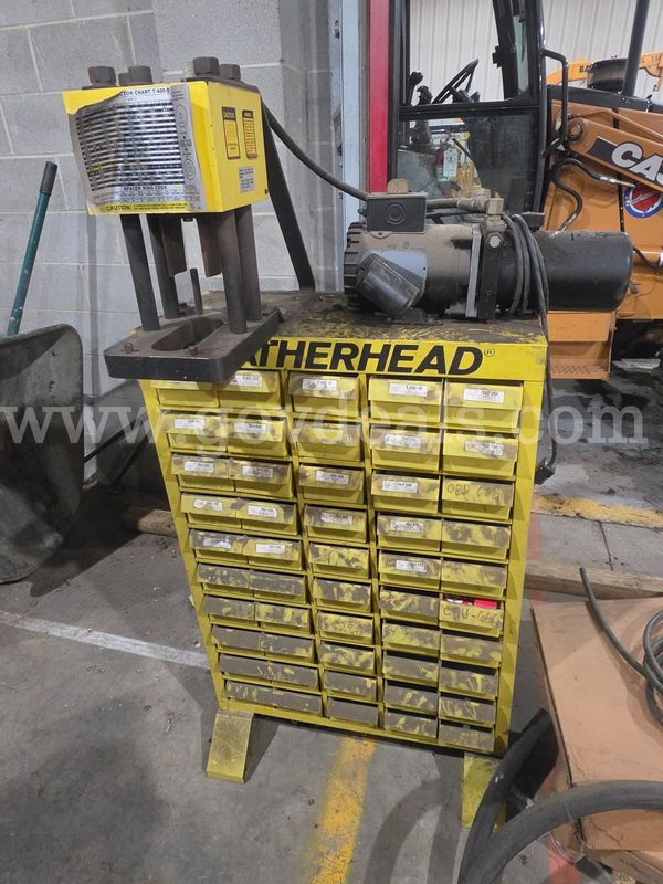 Hydraulic hose end crimper