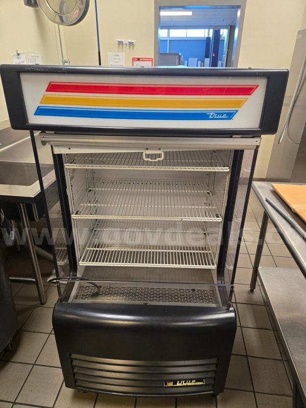Refrigerated Beverage Merchandiser