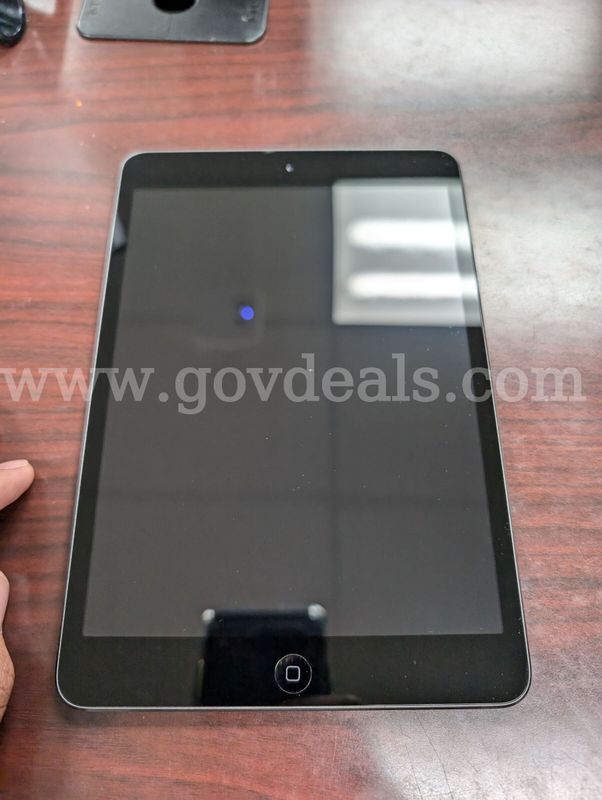 Lot of 7 Apple iPads