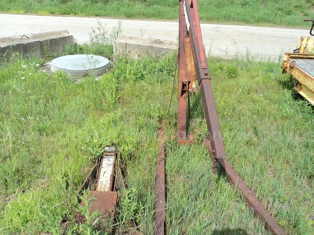 2 Engine Hoist and Floor Jack