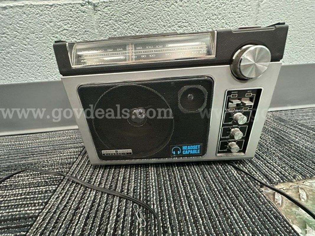 General Electric AM/FM Radio