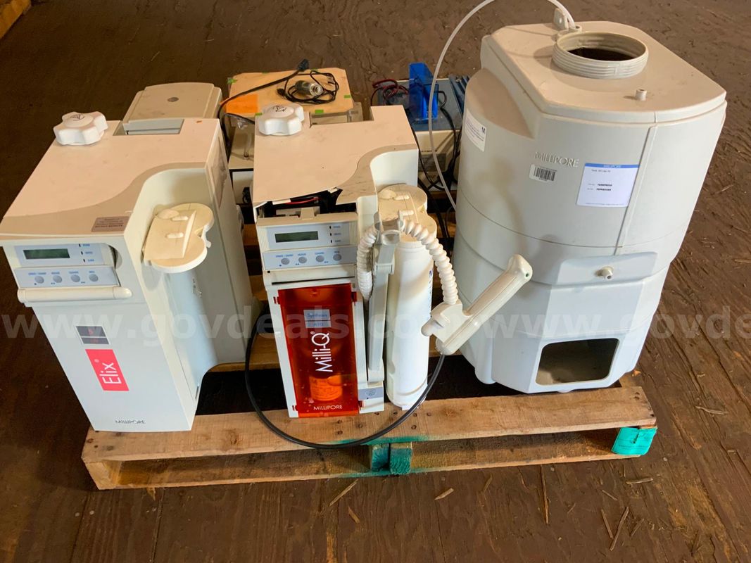 Lot Of Various Pieces Of Scientific Equipment.