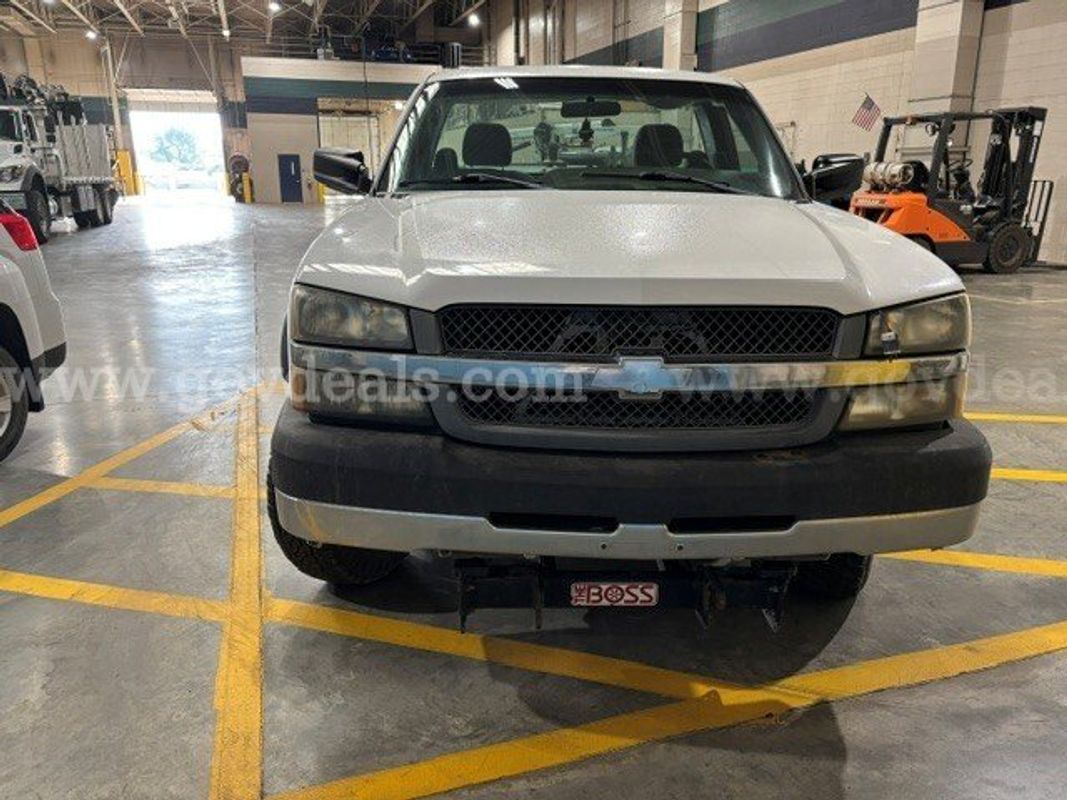 2004 Chevrolet Silverado 2500HD Work Truck Long Bed 4WD