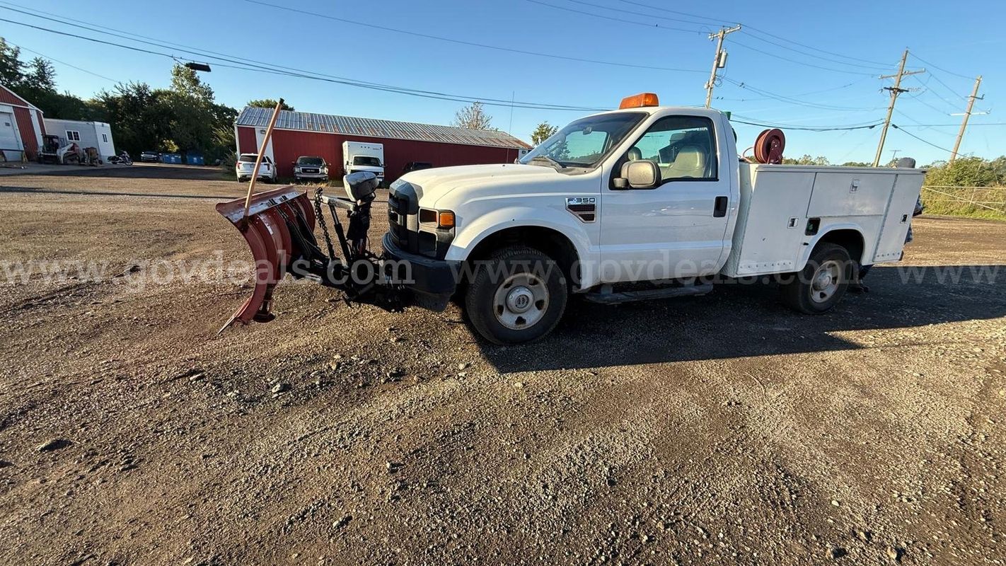 2008 Ford F-350 SD XL 4WD Service Truck with Western Snow Plow