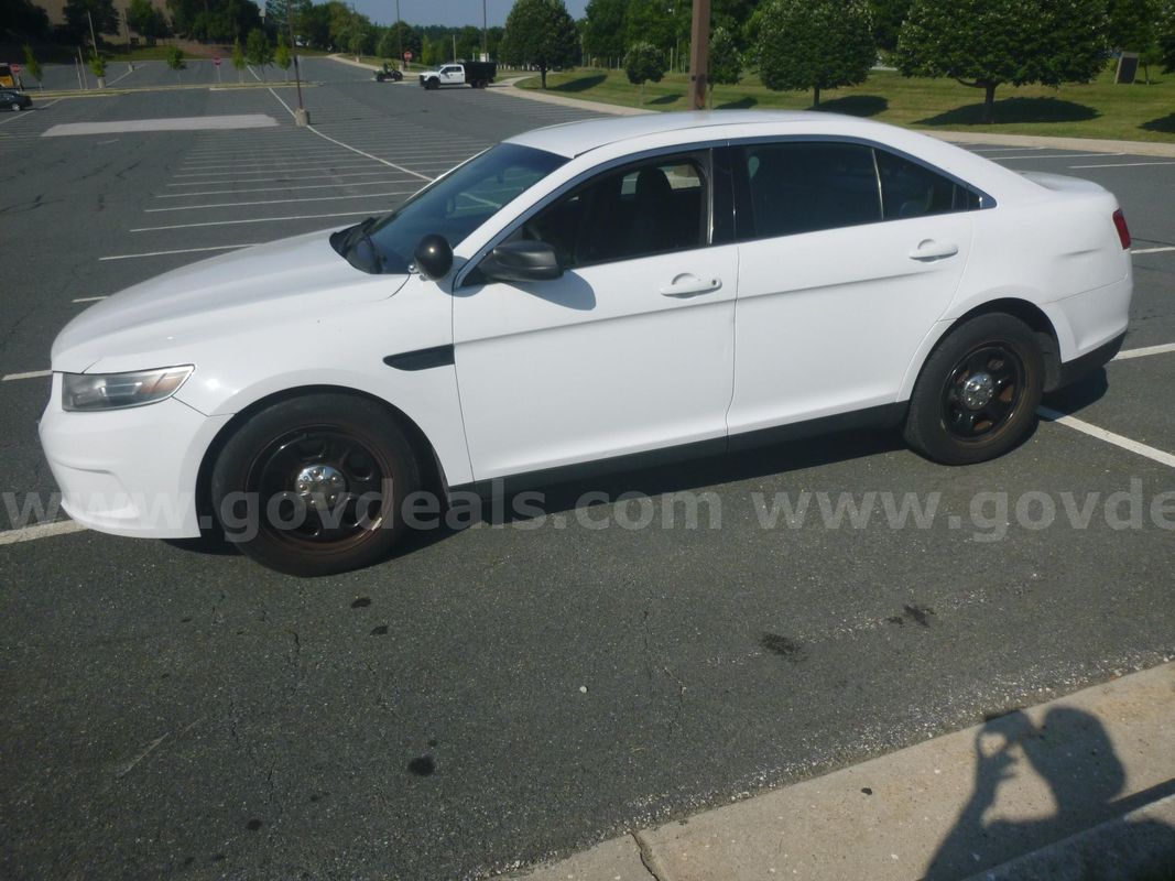 2015 Ford Taurus Interceptor 4-Door Sedan 3.07L