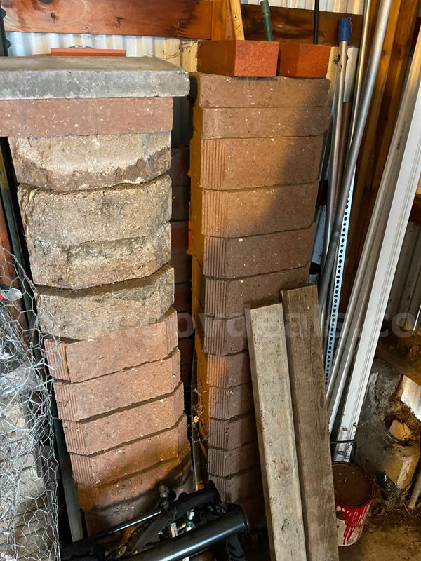 Retaining Wall/Landscape Blocks & Red Building Bricks