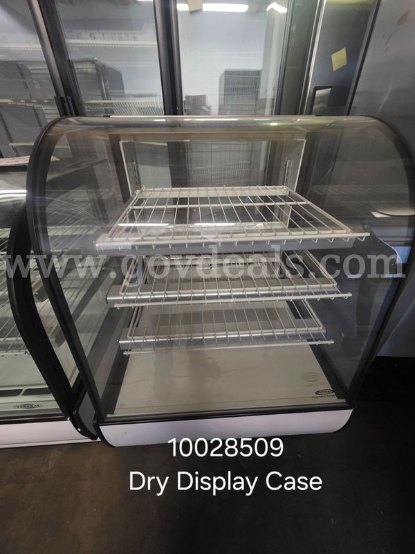 Pastry Display Case - Dry (not refrigerated)