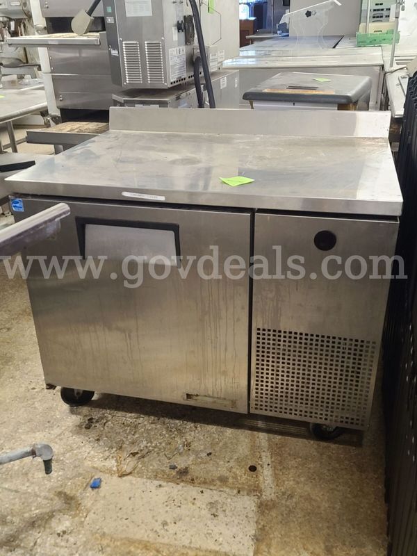 Condiment Cooler w/shelves
