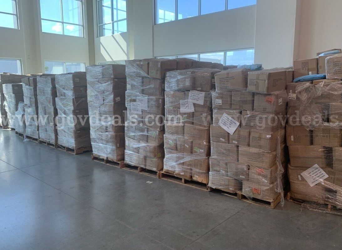 Disposable CPE APRON W/SLEEVES Gowns (BLUE) - New/Unused/In-Package/Expired - 24 Pallets / approximately 200,000 Gowns
