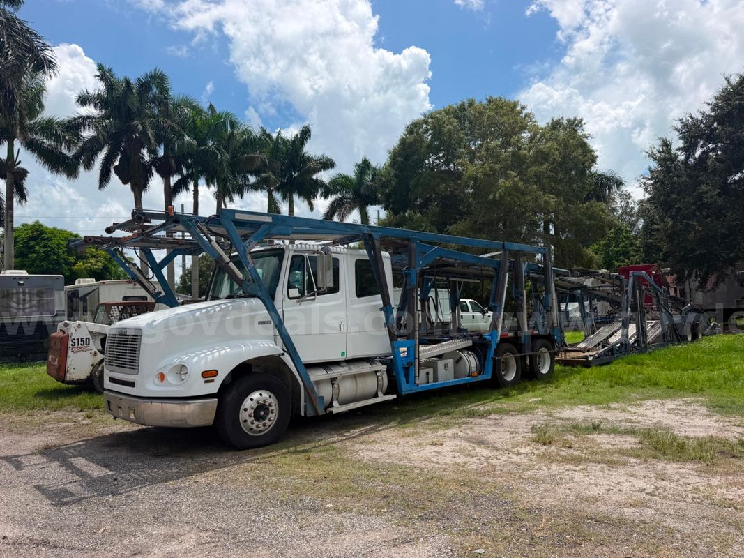 2000 Freightliner FL112 SBA 6x4 T/A Car Carrier