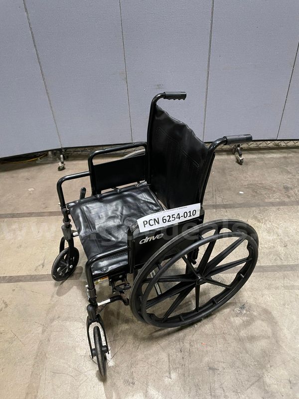 Wheelchair, Drive Medical, Silver Sport 2, Folding, incl. footrest