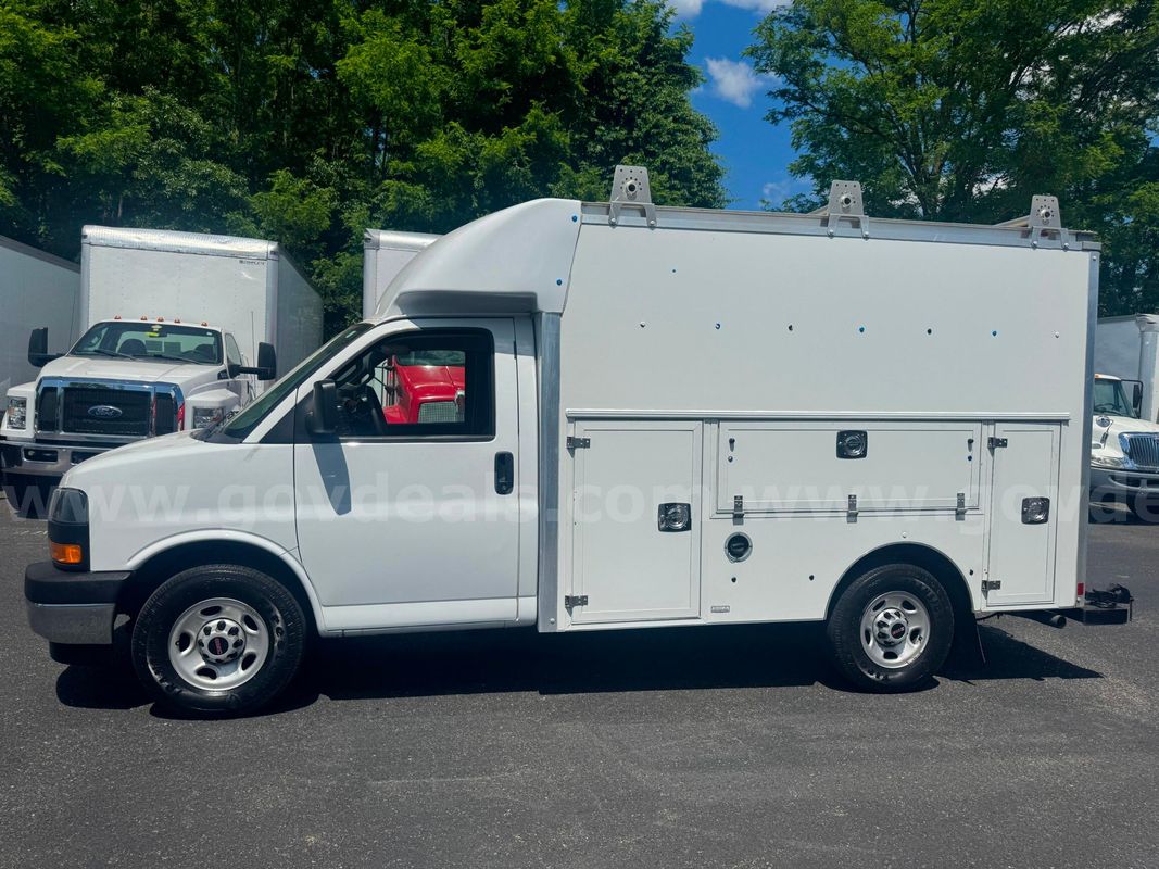 2018 Gmc Savana 3500 Enclosed Utility Body Truck