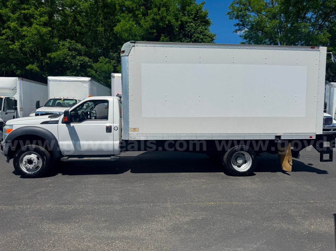 2016 Ford F550 Box Truck