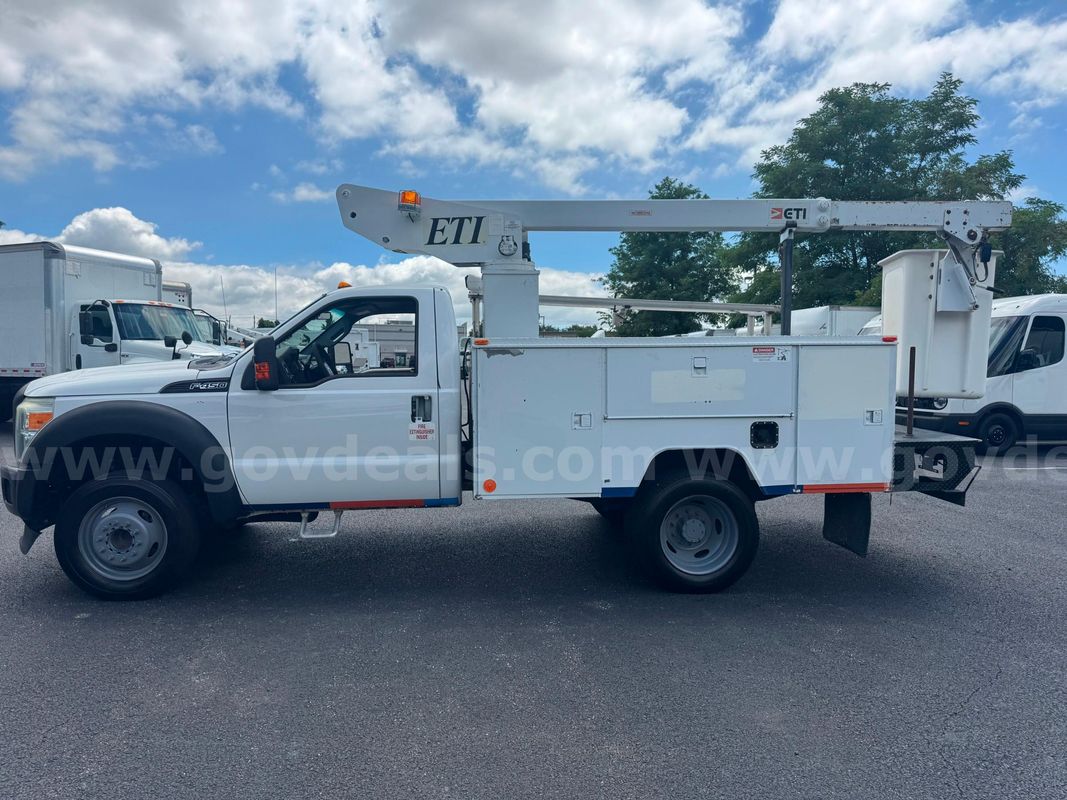 2015 FORD F450 SERVICE TRUCK WITH AERIAL BUCKET