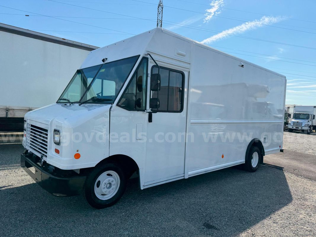 2019 FORD E450 LOW MILE STEPVAN/ PARCEL DELIVERY VAN