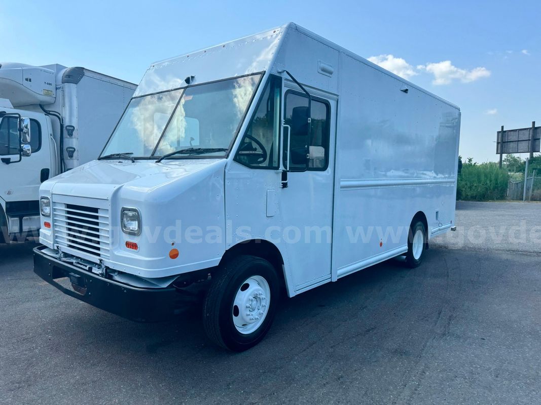 2020 FORD F59 GAS, LOW MILE STEPVAN, PARCEL DELIVERY VAN
