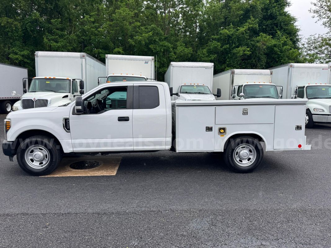 2019 FORD F350 SUPERCAB SERVICE BODY TRUCK