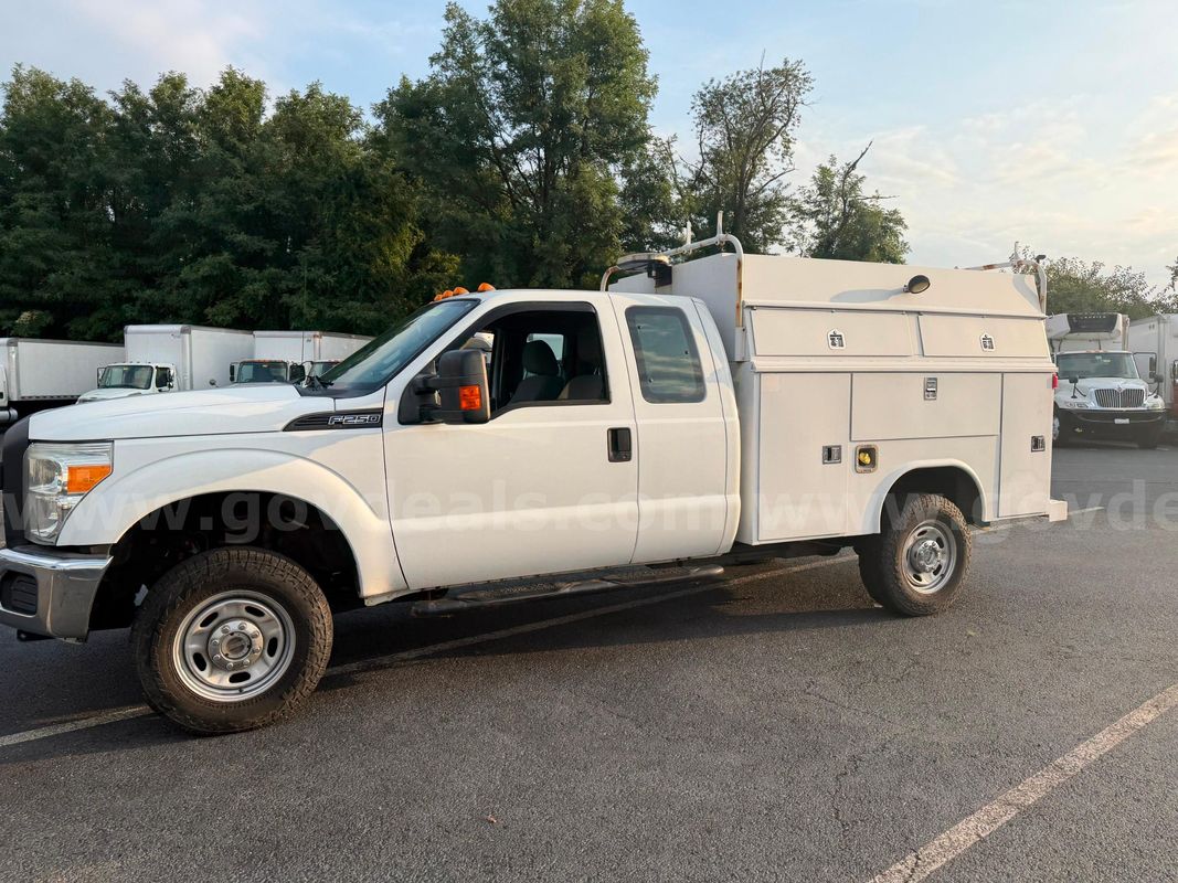 2016 FORD F-250, SUPER-CAB, 4X4, ENCLOSED SERVICE BODY TRUCK